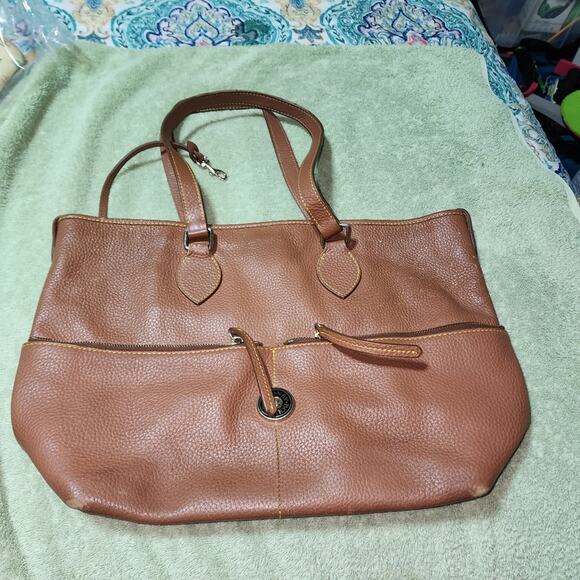 Dooney & Bourke Handbags - DOONEY BOURKE GUC PEBBLED LEATHER TOTE BAG
